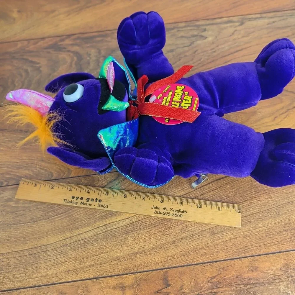 Vtg One-Eyed Purple People Eater Plush Toy Sings And Shakes Tested Works w/Tag